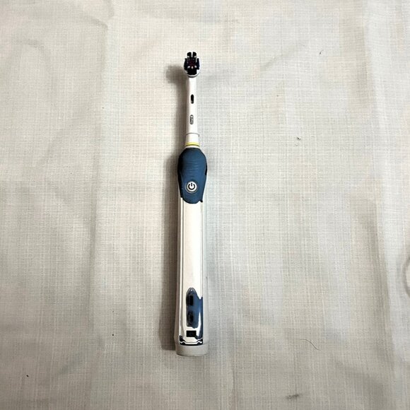 🛑 ORAL B Pro BRAUN ➕ ELECTRIC TOOTHBRUSH Rechargeable BRUSH Charger 💸BUY NOW‼️ - Picture 4 of 16